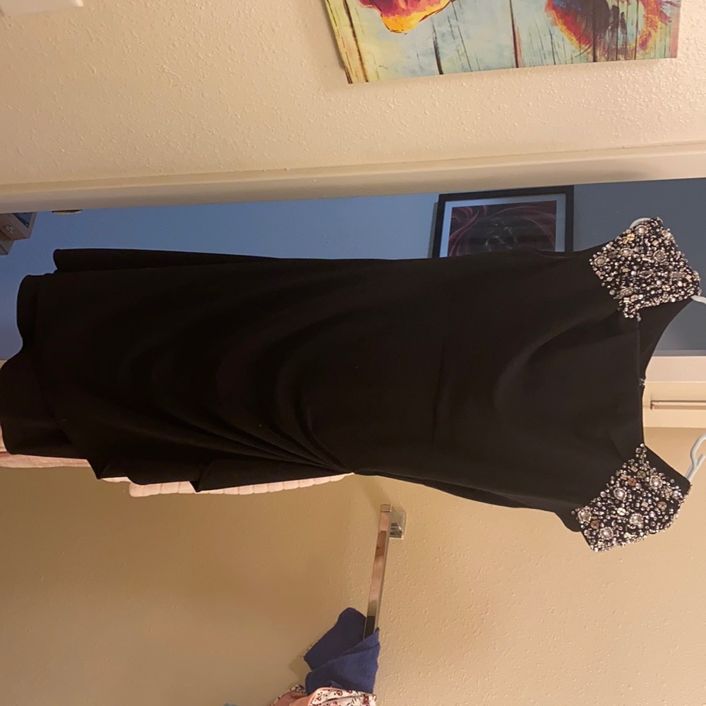 Size 8P, Black, polyester/spandex, formal dress.